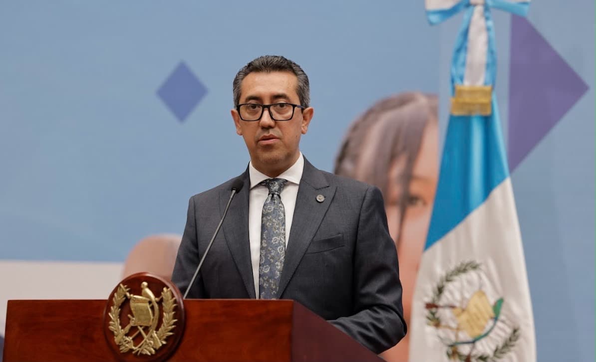 Jonathan Menkos.