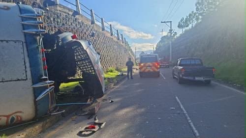 Así quedó el bus.