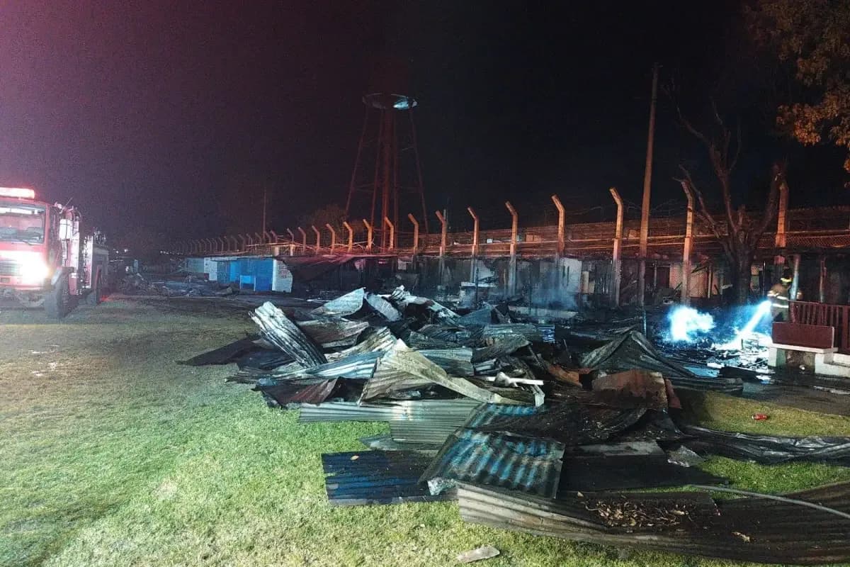 Incendio dentro de la cárcel.