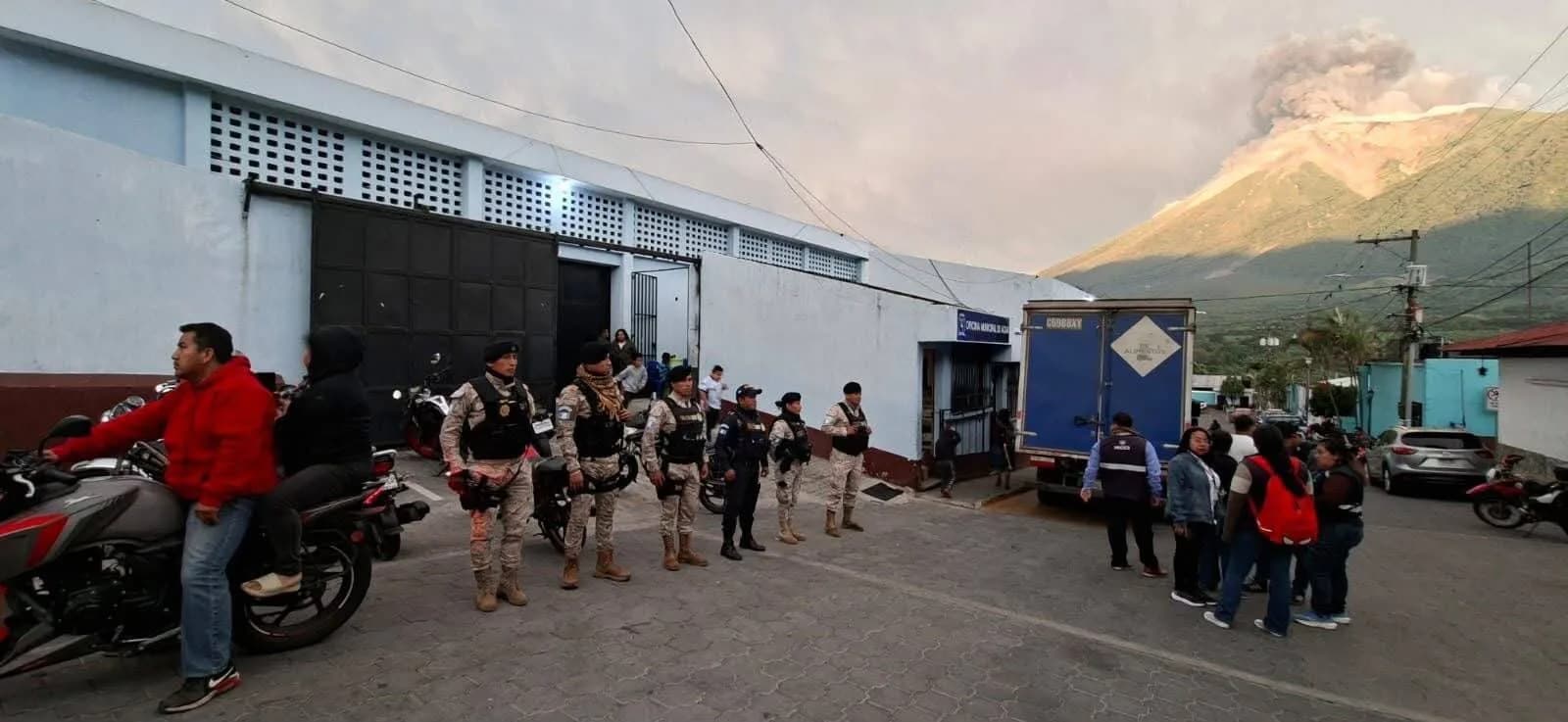 Escuintla declara alerta roja por la intensa actividad del Volcán de Fuego