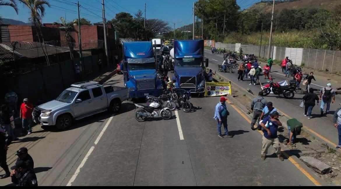 Los bloqueos continúan.